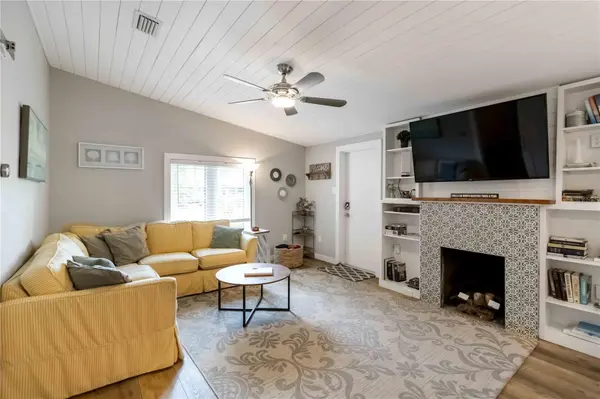 2537 ASHTON RD, Sarasota, FL 34231