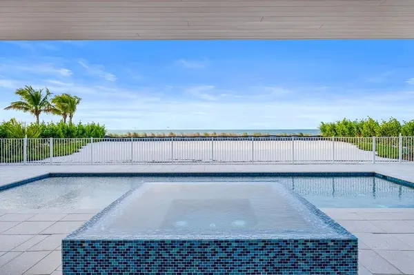 6489 GULFSIDE RD, Longboat Key, FL 34228