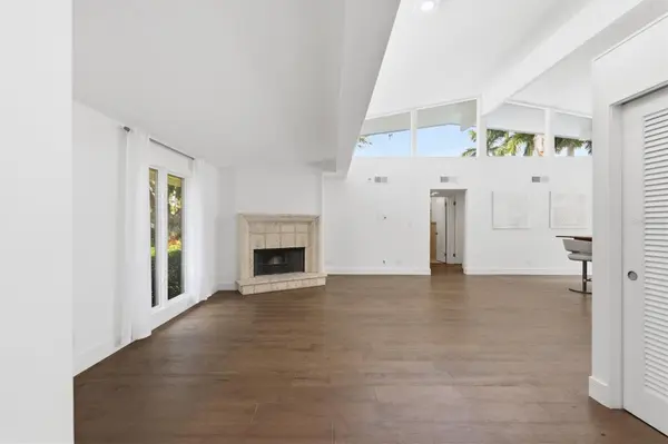 425 PARTRIDGE CIR, Sarasota, FL 34236