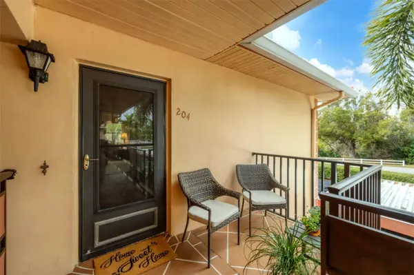 8162 TERRACE GARDEN DR N #204, St Petersburg, FL 33709