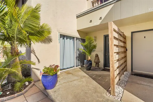 1143 LONGFELLOW RD, Sarasota, FL 34243