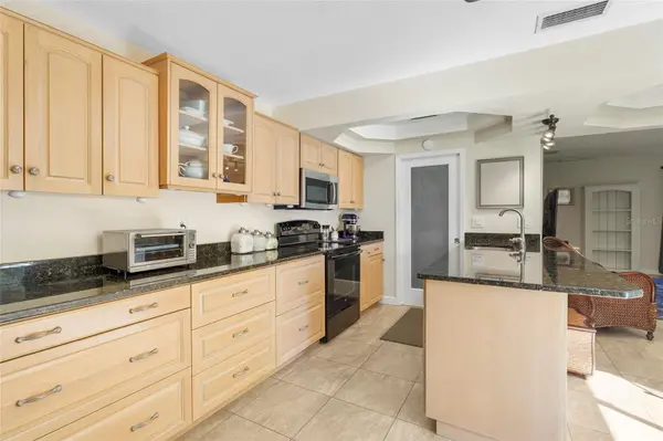 1143 LONGFELLOW RD, Sarasota, FL 34243