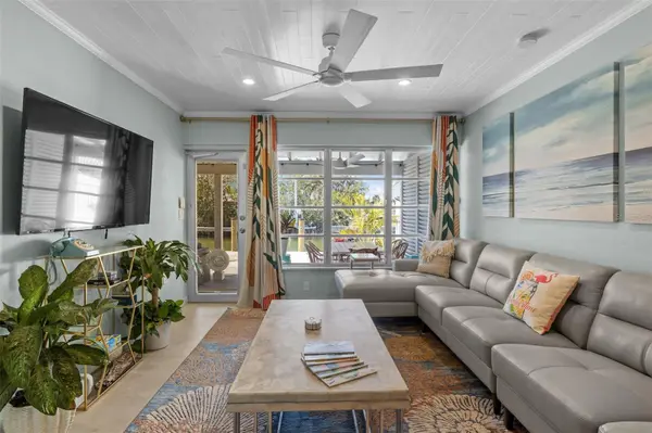 26 SEASIDE CT, Holmes Beach, FL 34217