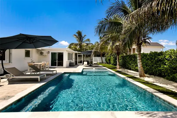 306 66TH ST, Holmes Beach, FL 34217