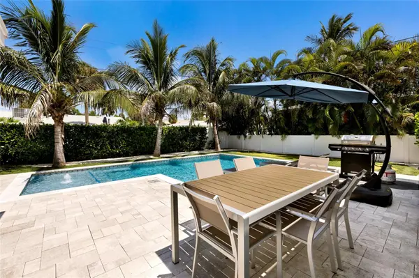306 66TH ST, Holmes Beach, FL 34217
