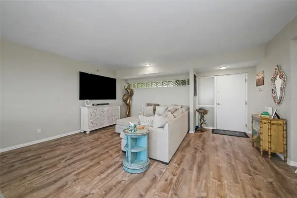 5408 EAGLES POINT CIR #302, Sarasota, FL 34231