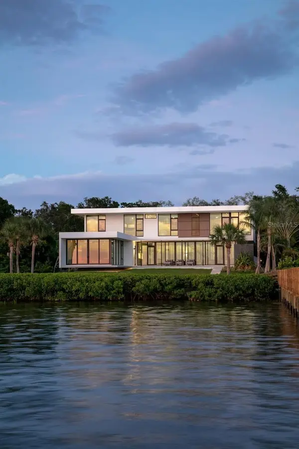 1500 BAYVIEW DR, Sarasota, FL 34239