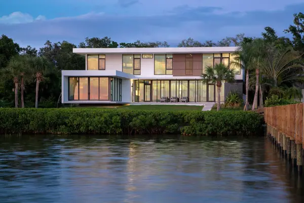 1500 BAYVIEW DR, Sarasota, FL 34239