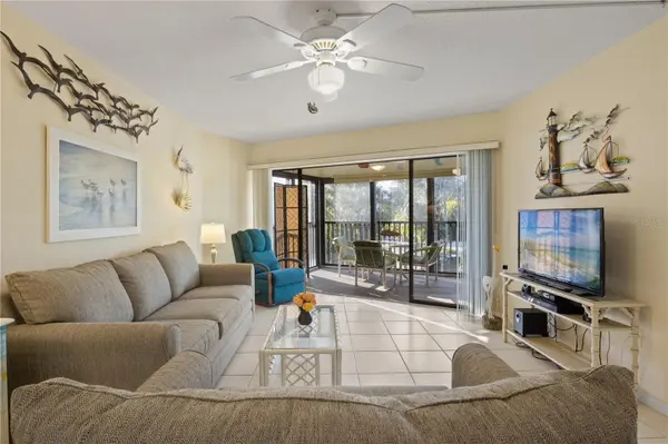 5608 GULF DR #104, Holmes Beach, FL 34217