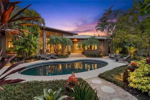 1804 N LAKE SHORE DR, Sarasota, FL 34231