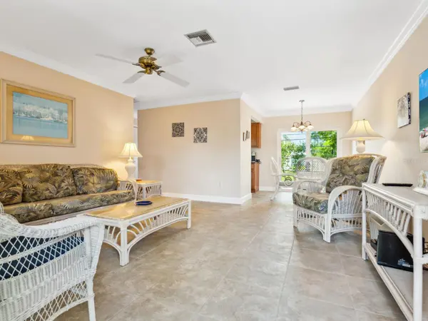2153 PUEBLO CIR #V14, Sarasota, FL 34231