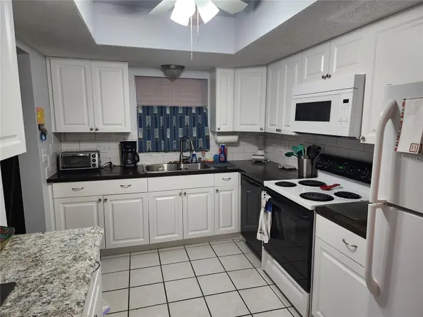 3064 LAKE BAYSHORE DR #115, Bradenton, FL 34205