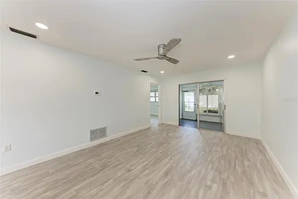 390 301 BLVD W #8C, Bradenton, FL 34205