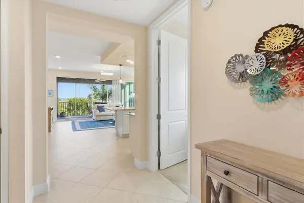 395 ARUBA CIR #303, Bradenton, FL 34209
