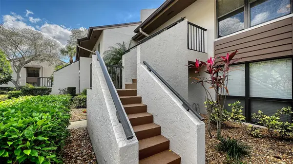 2937 TAYWOOD MDWS #32, Sarasota, FL 34235