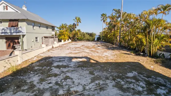 2306 CANASTA DR, Bradenton Beach, FL 34217