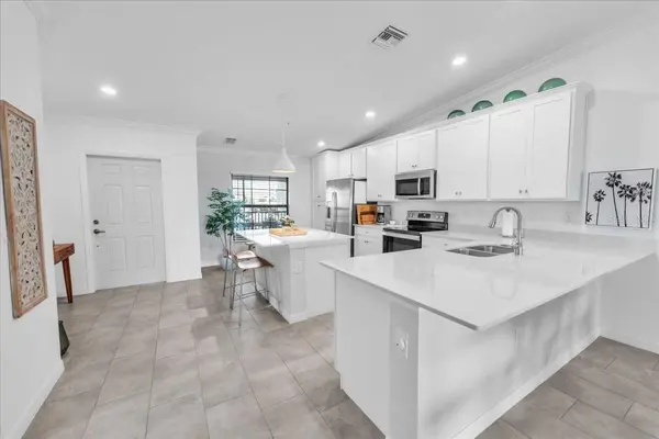 5711 PALMER CIR #206, Bradenton, FL 34211