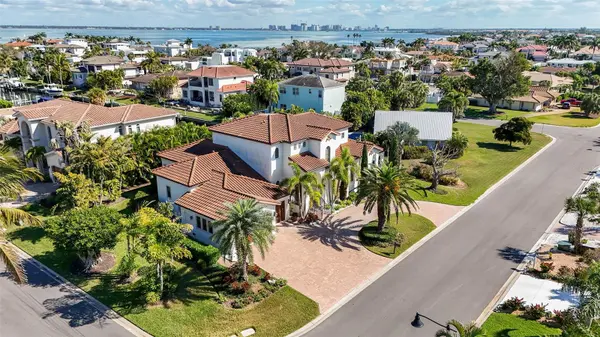 1005 BOGEY LN, Longboat Key, FL 34228