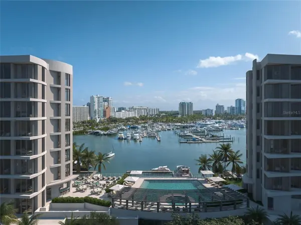 590 GOLDEN GATE POINT #907, Sarasota, FL 34236