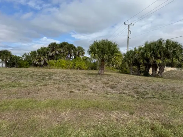 18790 MACGILL AVE, Port Charlotte, FL 33948