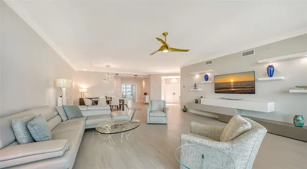 535 SANCTUARY DR #C807, Longboat Key, FL 34228