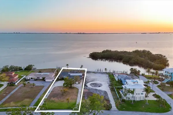 7318 WESTMORELAND DR, Sarasota, FL 34243