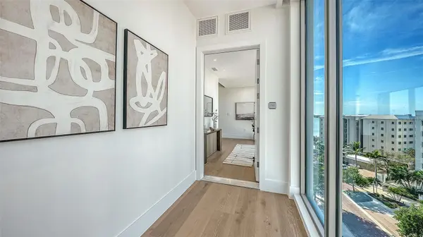 253 GOLDEN GATE POINT #703, Sarasota, FL 34236