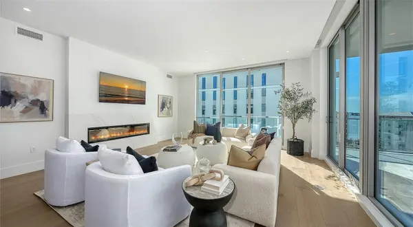 253 GOLDEN GATE POINT #703, Sarasota, FL 34236