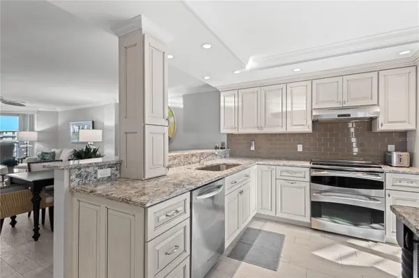 5880 MIDNIGHT PASS RD #804, Sarasota, FL 34242