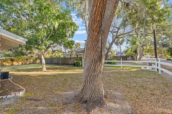 1010 INDIAN BEACH DRIVE DR, Sarasota, FL 34234