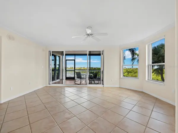 5430 EAGLES POINT CIR #105, Sarasota, FL 34231