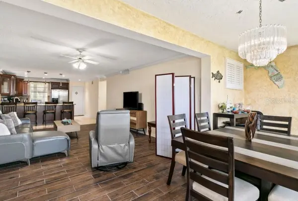 605 SUTTON PL #102, Longboat Key, FL 34228