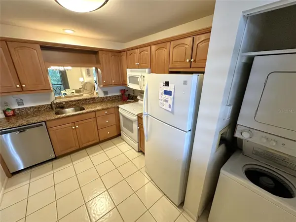 645 WOODLAWN DR, Bradenton, FL 34210