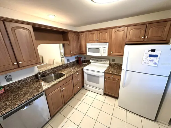 645 WOODLAWN DR, Bradenton, FL 34210