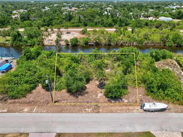 10080 COCOA BEACH ST, Port Charlotte, FL 33981