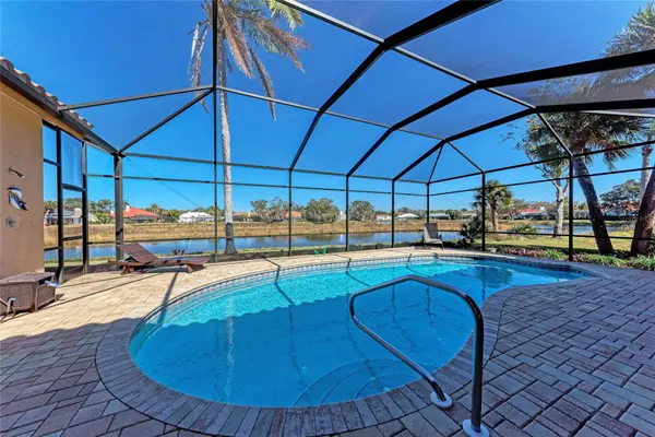8383 CYPRESS HOLLOW DR, Sarasota, FL 34238