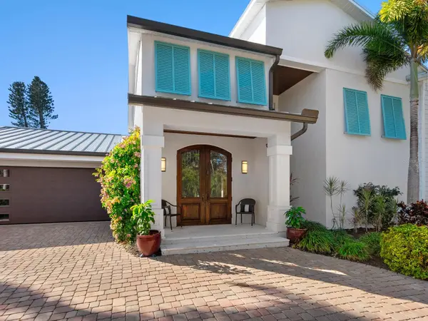 6934 BELGRAVE DR, Siesta Key, FL 34242