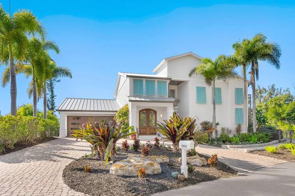 6934 BELGRAVE DR, Siesta Key, FL 34242