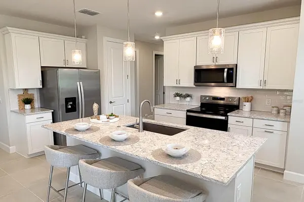 5811 SILVERSIDE PINE CT, Lakewood Ranch, FL 34211