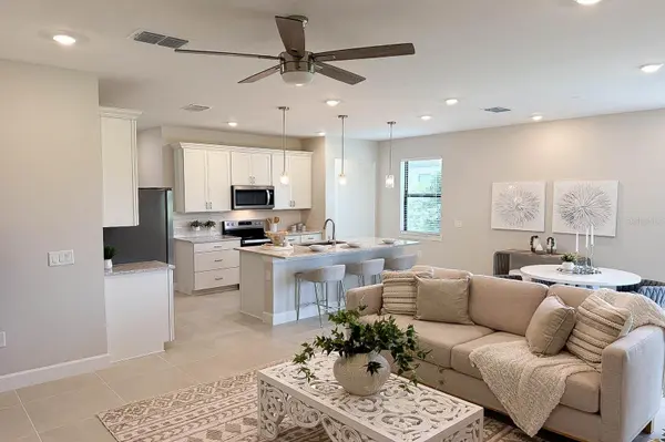 5811 SILVERSIDE PINE CT, Lakewood Ranch, FL 34211