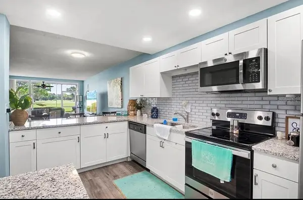 7461 W COUNTRY CLUB DR N #108, Sarasota, FL 34243