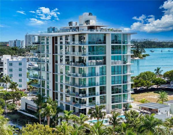 111 GOLDEN GATE #403, Sarasota, FL 34236