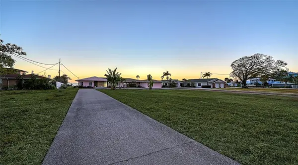 7322 WESTMORELAND DR, Sarasota, FL 34243