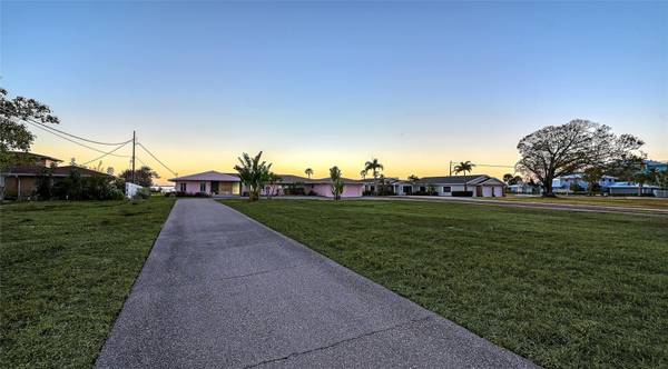 7322 WESTMORELAND DR, Sarasota, FL 34243