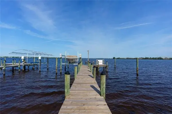 2520 RIVERSIDE DR E, Bradenton, FL 34208