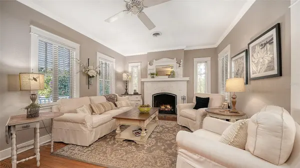1751 FLOYD ST, Sarasota, FL 34239