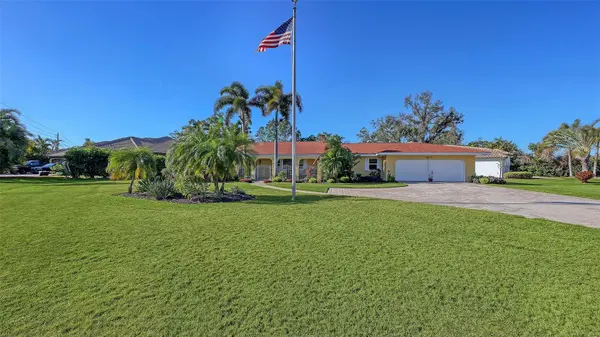 844 MAGELLAN DR, Sarasota, FL 34243