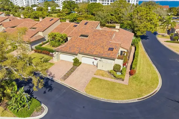 2326 HARBOUR OAKS DR, Longboat Key, FL 34228