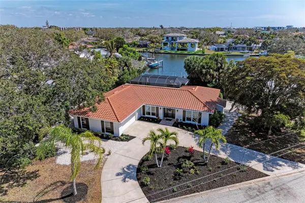5507 CONTENTO DR, Sarasota, FL 34242