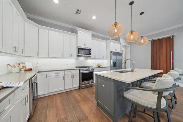 2207 WISTERIA ST, Sarasota, FL 34239